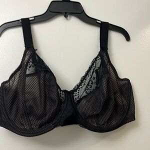 Elomi bra with convertible straps